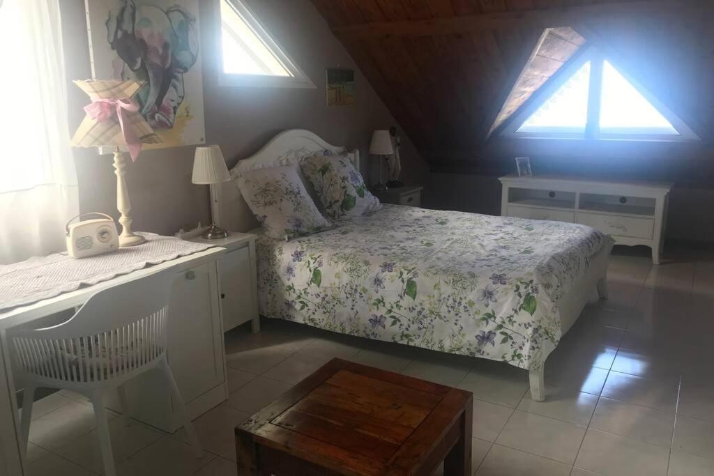 St Leu -Villa d'artiste, superbe vue mer, piscine chauffée Saint-Leu Extérieur photo